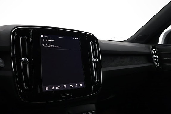 Volvo EX40 15 of 19