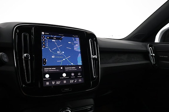 Volvo EX40 13 of 19
