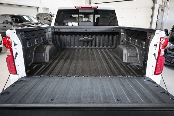 Chevrolet Silverado EV 18 of 30