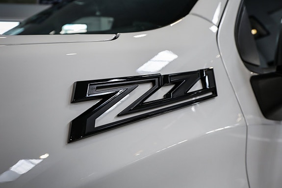 Chevrolet Silverado EV 11 of 30