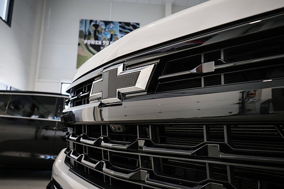 Chevrolet Silverado EV 7 of 30