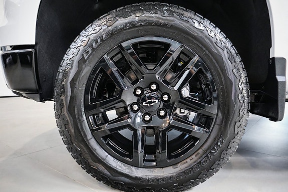Chevrolet Silverado EV 13 of 30