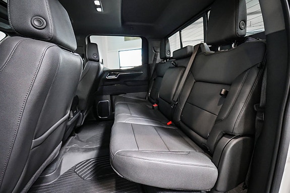 Chevrolet Silverado EV 28 of 30