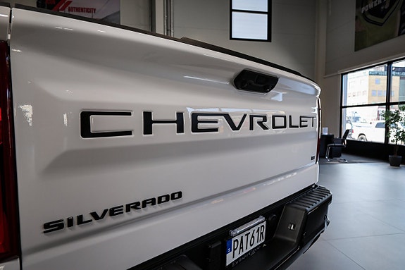 Chevrolet Silverado EV 17 of 30