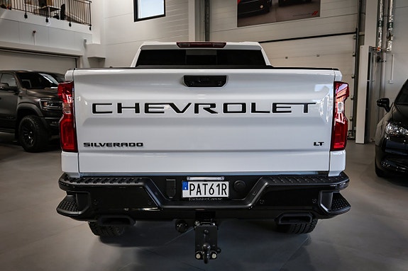 Chevrolet Silverado EV 6 of 30
