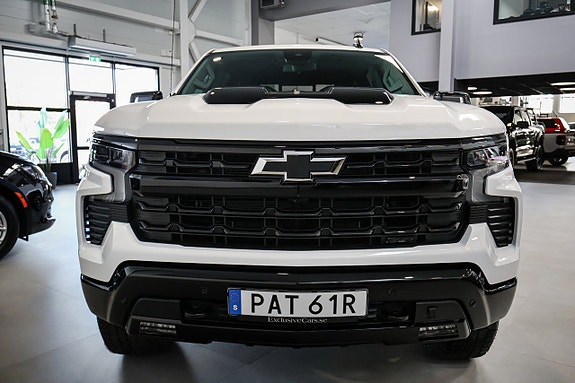 Chevrolet Silverado EV 2 of 30