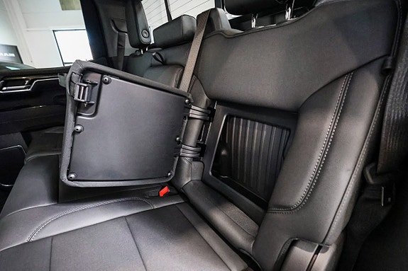 Chevrolet Silverado EV 30 of 30