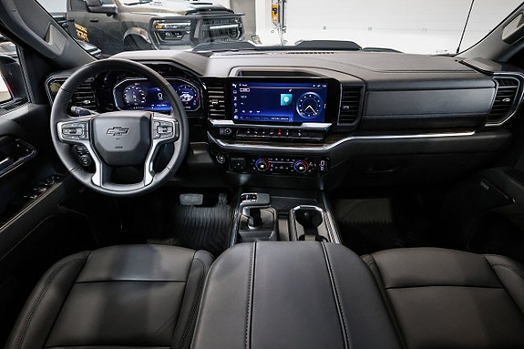 Chevrolet Silverado EV 23 of 30