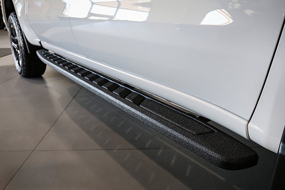 Chevrolet Silverado EV 14 of 30