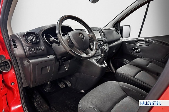Renault Trafic 10 of 21