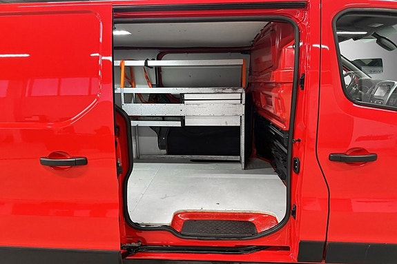 Renault Trafic 19 of 21