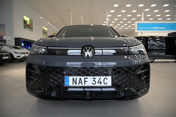 Volkswagen Tiguan 3 of 29