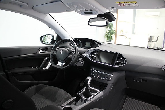Peugeot 308 SW 9 of 13