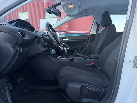 Peugeot 308 SW 10 of 13