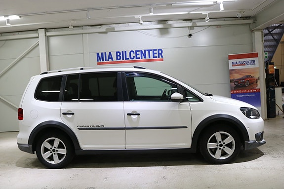 Volkswagen Touran Cross 4 of 13