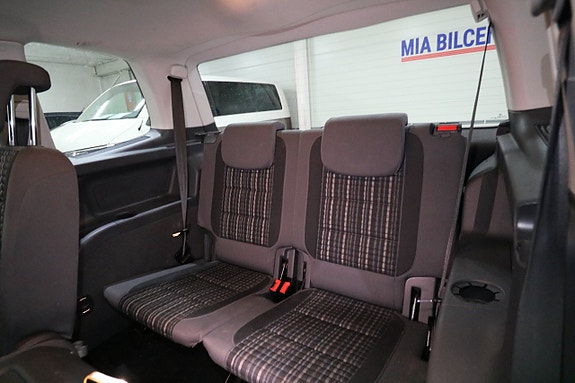 Volkswagen Touran Cross 12 of 13