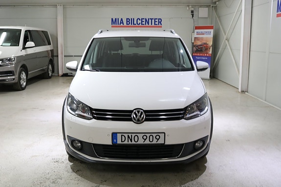 Volkswagen Touran Cross 3 of 13