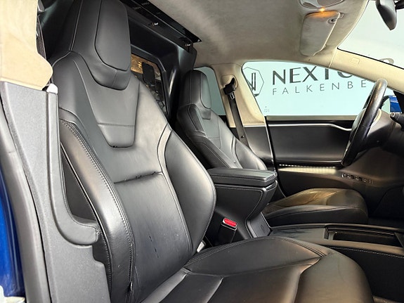 Tesla Model S 7 of 9