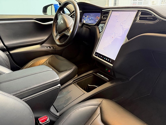 Tesla Model S 9 of 9
