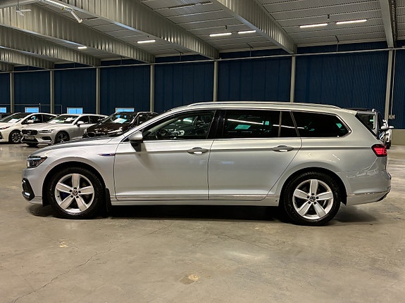 Volkswagen Passat 7 of 30