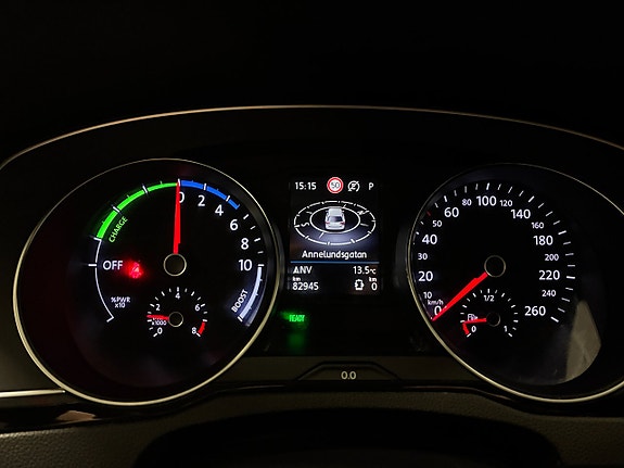 Volkswagen Passat 28 of 30