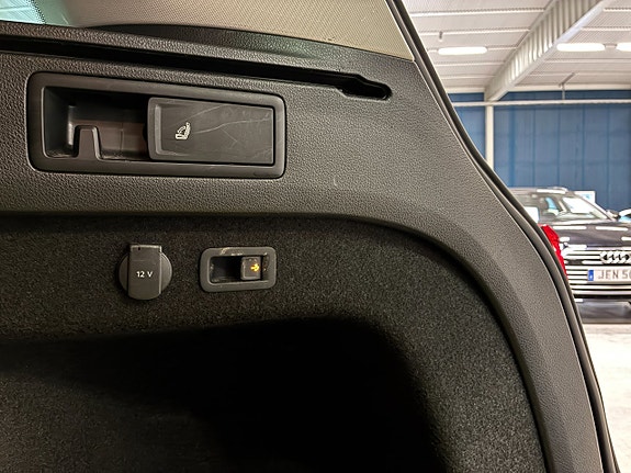 Volkswagen Passat 14 of 30