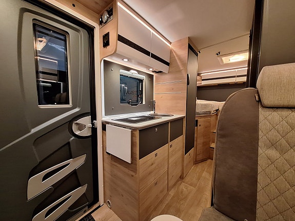 Dethleffs Globebus Camp Active T 4 Långbädd, Automat, Solcell, MCA 1 7 of 18