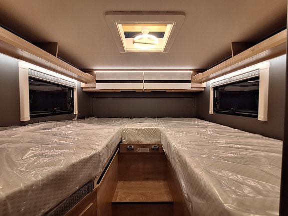 Dethleffs Globebus Camp Active T 4 Långbädd, Automat, Solcell, MCA 1 10 of 18
