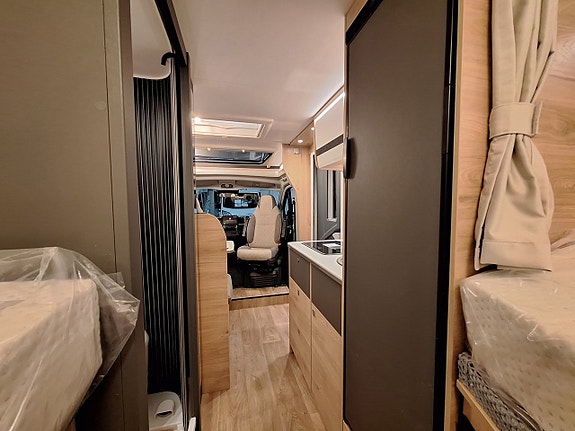 Dethleffs Globebus Camp Active T 4 Långbädd, Automat, Solcell, MCA 1 8 of 18