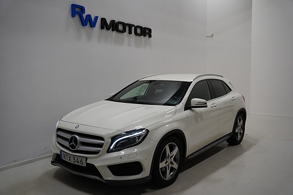 Mercedes-Benz GLA180 2 of 16