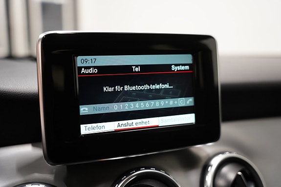 Mercedes-Benz GLA180 13 of 16
