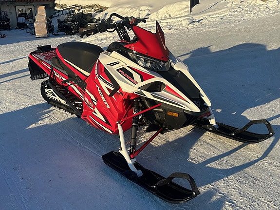 Yamaha Sidewinder XTX  141 2 of 5