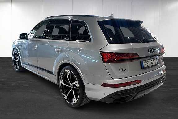 Audi Q7 3 of 24