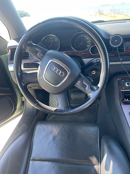 Audi A8 15 of 16