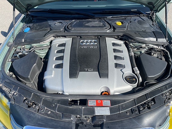 Audi A8 11 of 16