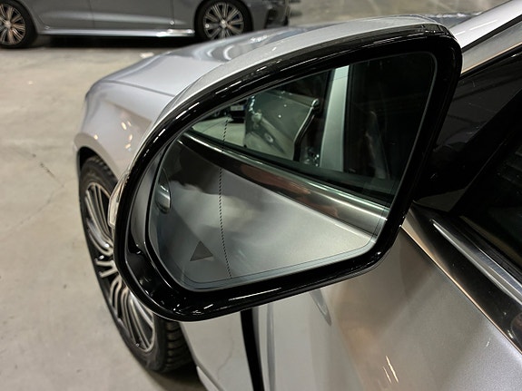 Mercedes-Benz E200 18 of 27