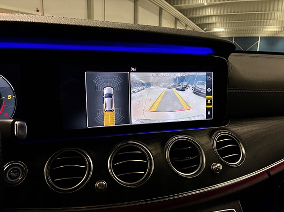 Mercedes-Benz E200 26 of 27