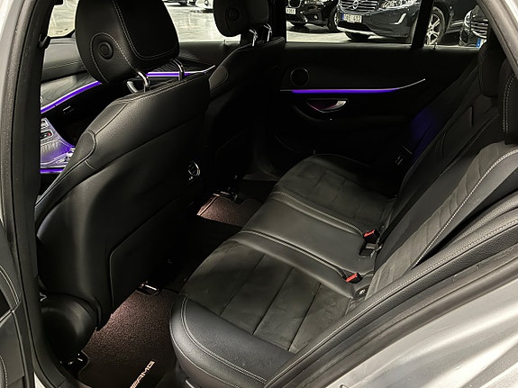 Mercedes-Benz E200 19 of 27