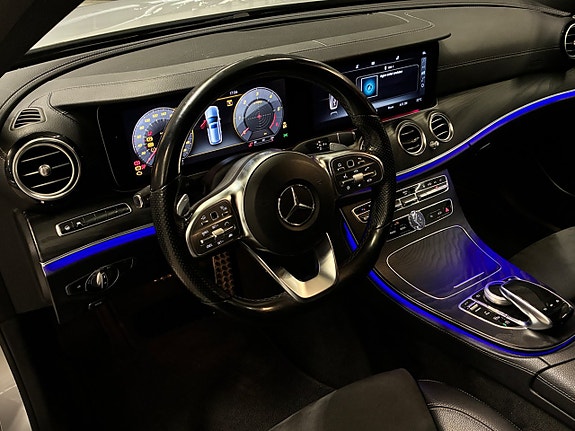 Mercedes-Benz E200 16 of 27