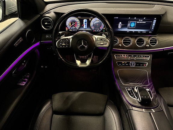 Mercedes-Benz E200 21 of 27