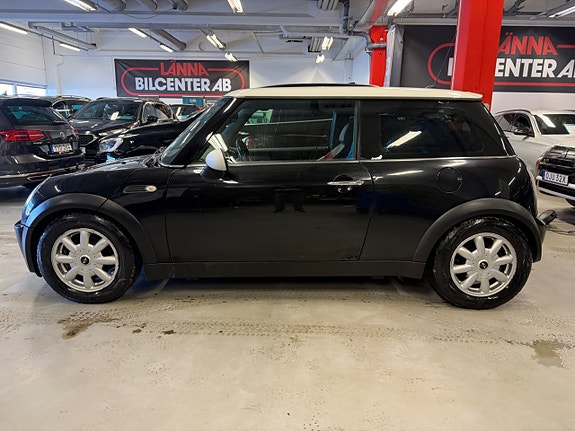 MINI Cooper 4 of 5