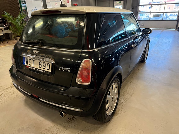 MINI Cooper 7 of 14