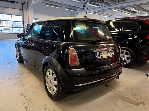 MINI Cooper 5 of 5