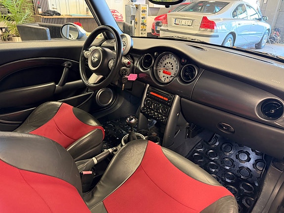 MINI Cooper 14 of 14