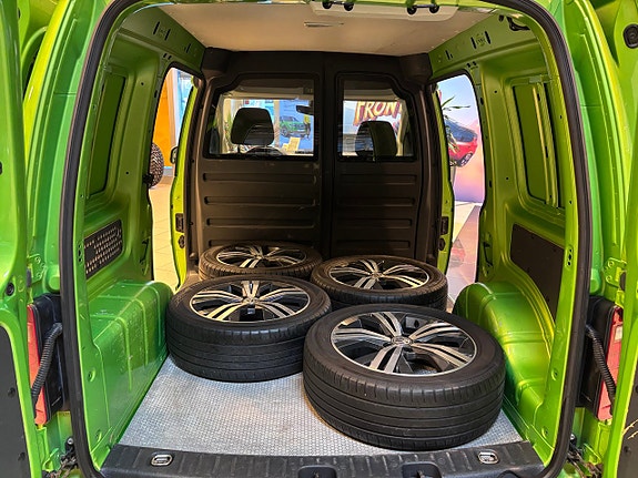 Volkswagen Caddy Alltrack 5 of 5