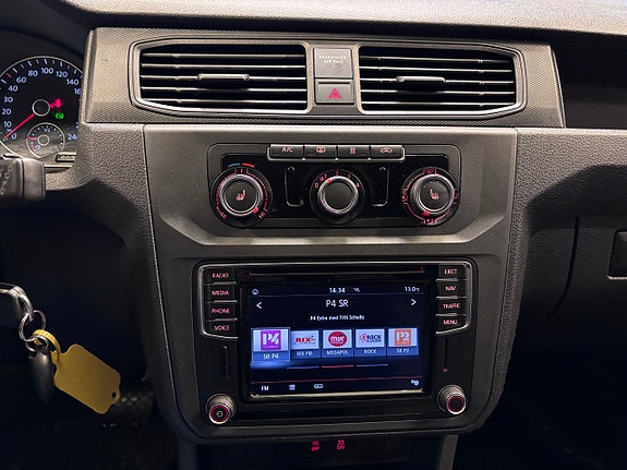 Volkswagen Caddy Alltrack 11 of 14