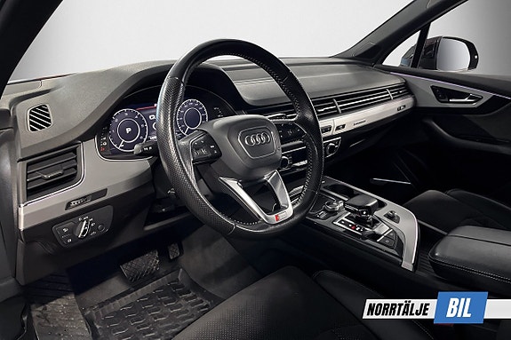 Audi Q7 9 of 27