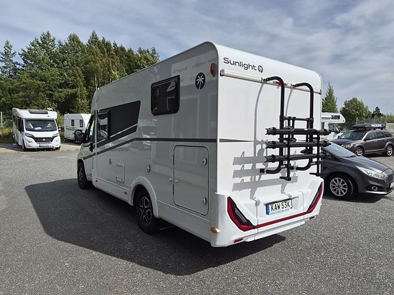 Sunlight Van 66 Adventure kompakt med långbäddar, 140 hk, automat, kanonfin 6 of 21
