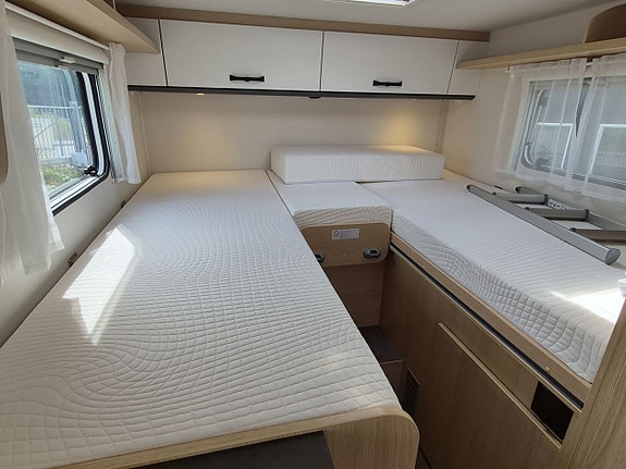 Sunlight Van 66 Adventure kompakt med långbäddar, 140 hk, automat, kanonfin 13 of 21