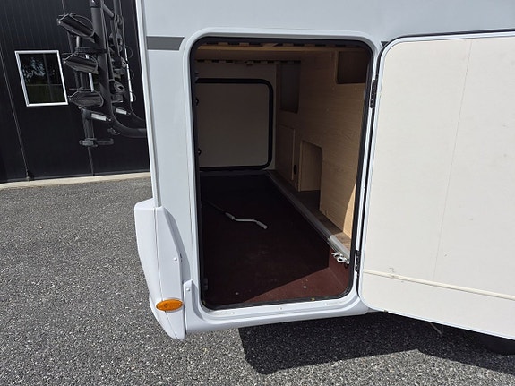 Sunlight Van 66 Adventure kompakt med långbäddar, 140 hk, automat, kanonfin 8 of 21